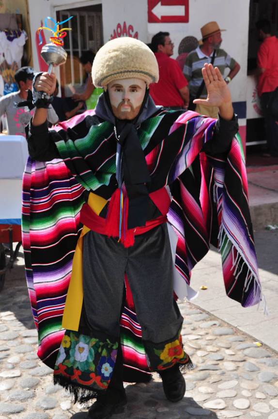 Fantasias típicas na festa em Chiapa del Corso, no sul do México